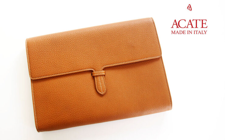 アカーテ｜ACATE｜フラップクラッチバッグ｜BREVA シュリンクレザー｜イメージ02