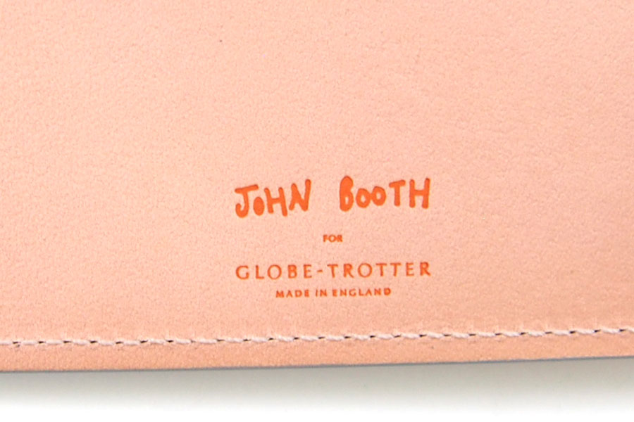 グローブトロッター｜globe-trotter｜JOHN BOOTH｜ジョンブースコラボコレクション｜レザーパスポートカバーイメージ04