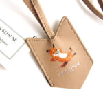 【未使用に近い】メゾンキツネ レザー キーケース★ホルダー黒ブラック★ストラップ MAISON KITSUNE (メゾンキツネ) ロゴモチーフ レザーキーケース