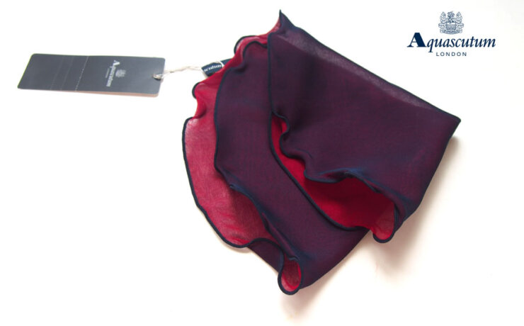 アクアスキュータム｜Aquascutum｜リバーシブルシフォンポケットチーフイメージ01