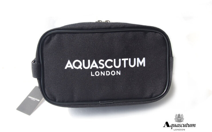 アクアスキュータム｜Aquascutum｜ロゴ入りゴルフスクエアポーチ｜ブラックイメージ01