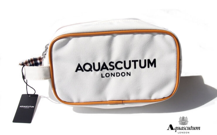 アクアスキュータム｜Aquascutum｜ロゴ入りゴルフスクエアポーチ｜ホワイトイメージ01