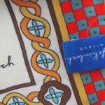 キンロック｜Dieffe Kinloch｜ストリートワゴンモチーフプリントシルクスクエアスカーフイメージ02