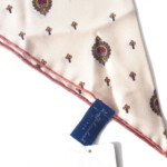 キンロック｜Dieffe Kinloch｜小紋柄プリントシルク トライアングル スカーフイメージ03