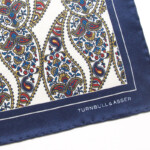 ターンブル&アッサー｜Turnbull & Asser｜07｜ペイズリー柄シルクポケットチーフイメージ03