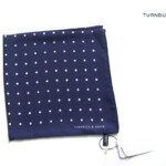 ターンブル&アッサー｜Turnbull & Asser｜11｜ドット柄シルクポケットチーフ（TUR／ネイビー）イメージ01