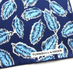 ターンブル&アッサー｜Turnbull & Asser｜12｜リーフ柄シルクポケットチーフイメージ03