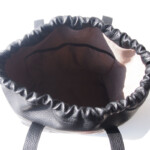 アカーテ｜ACATE｜カーフ シュリンクレザー ドローストリングバッグ｜BAMBINO バンビーノイメージ08