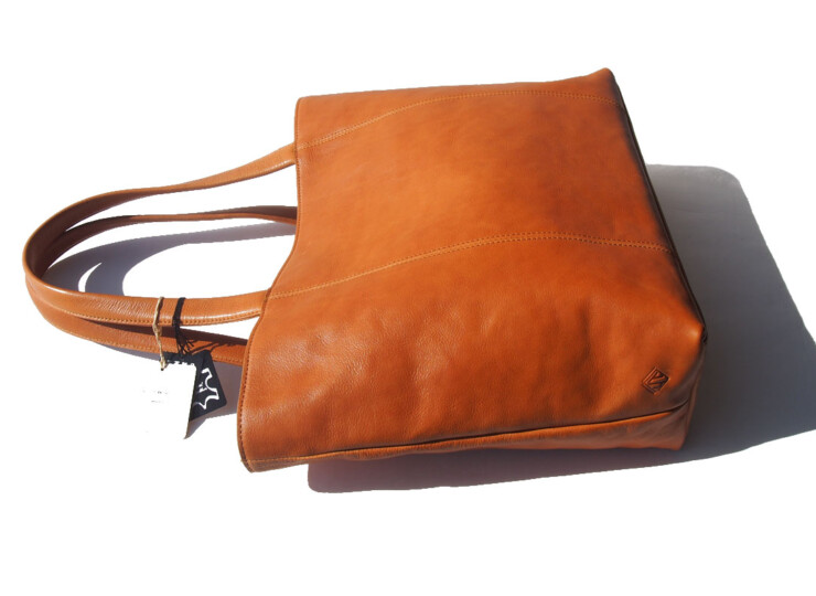 ウルティマ｜Ultima｜レザートートバッグ ビジネス＆カジュアル対応 ｜L.BRイメージ07