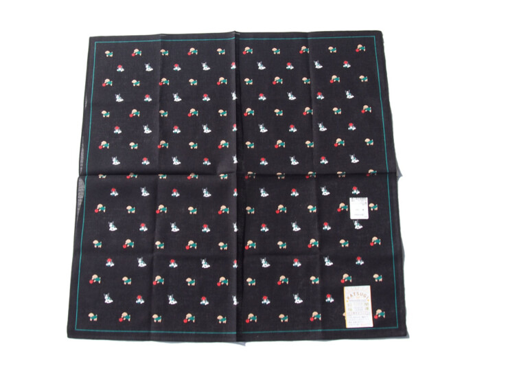 ナイガイ｜NAIGAI｜デザインハンカチーフ｜KATSUGI HANDKERCHIEF｜小型犬＆リンゴイメージ02