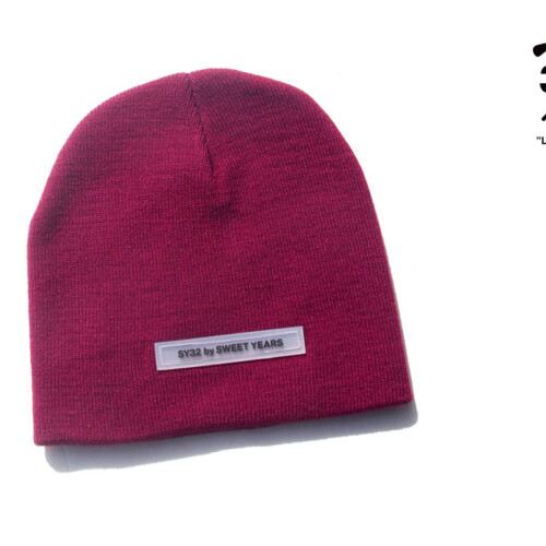エスワイサーティトゥバイスウィートイヤーズ｜SY32 by SWEET YEARS｜シリコンロゴニットビーニー｜ユニセックスイメージ01
