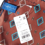 キンロック｜Dieffe Kinloch｜ナノユニバース別注パイユート柄ポケットチーフ｜シルクスクエアスカーフイメージ04