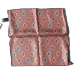 キンロック｜Dieffe Kinloch｜ナノユニバース別注パイユート柄ポケットチーフ｜シルクスクエアスカーフイメージ06