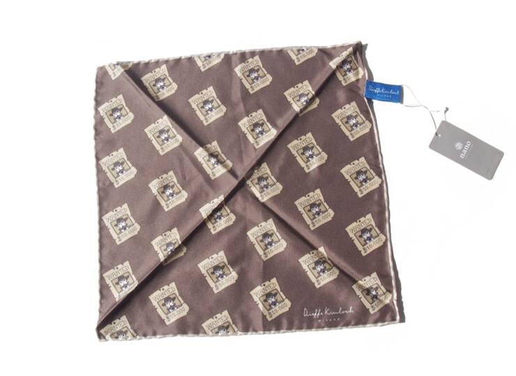 キンロック｜Dieffe Kinloch｜ナノユニバース別注ウォンテッド柄ポケットチーフ｜シルクスクエアスカーフイメージ03