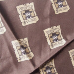 キンロック｜Dieffe Kinloch｜ナノユニバース別注ウォンテッド柄ポケットチーフ｜シルクスクエアスカーフイメージ05