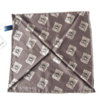 キンロック｜Dieffe Kinloch｜ナノユニバース別注ウォンテッド柄ポケットチーフ｜シルクスクエアスカーフイメージ07