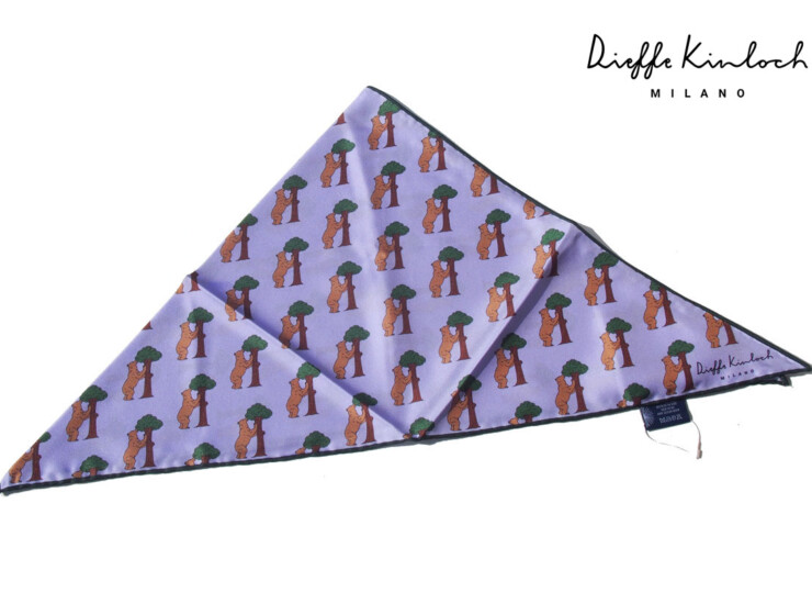 キンロック｜Dieffe Kinloch｜ベア柄プリントシルク トライアングル スカーフイメージ01