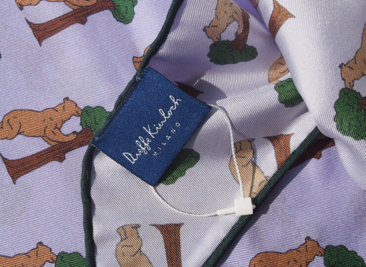 キンロック｜Dieffe Kinloch｜ベア柄プリントシルク トライアングル スカーフイメージ05