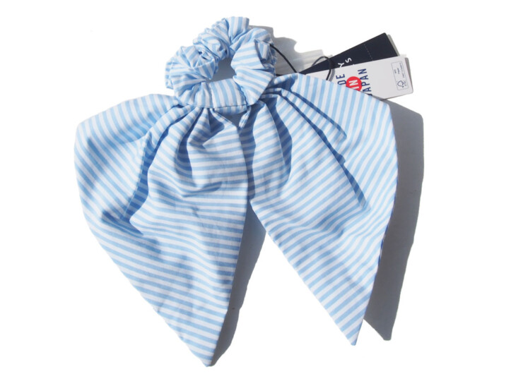 09 02 pearly gates scrunchie blue (4)