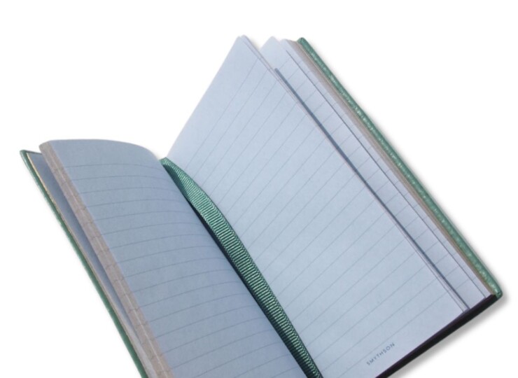 04 01 smythson panama 012 small book grn (8)