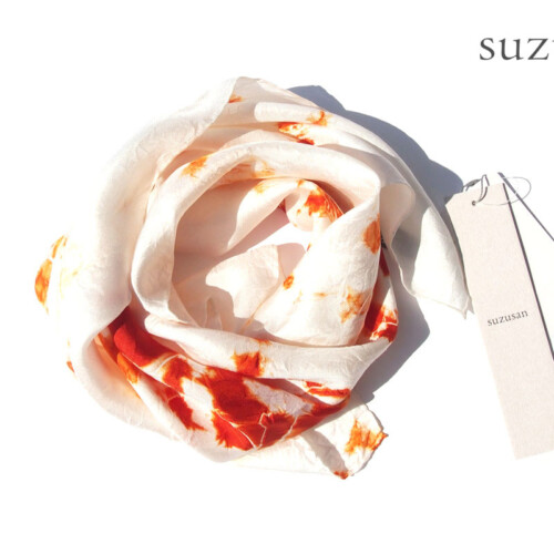スズサン｜suzusan｜シルクツイルまだら絞り染めスクエアスカーフ｜Silk Twill Woven Square Scarf-S｜Madara Shibori｜Burnt Orange/Whiteイメージ01