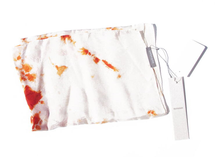 スズサン｜suzusan｜シルクツイルまだら絞り染めスクエアスカーフ｜Silk Twill Woven Square Scarf-S｜Madara Shibori｜Burnt Orange/Whiteイメージ02