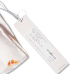 スズサン｜suzusan｜シルクツイルまだら絞り染めスクエアスカーフ｜Silk Twill Woven Square Scarf-S｜Madara Shibori｜Burnt Orange/Whiteイメージ03