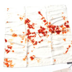 スズサン｜suzusan｜シルクツイルまだら絞り染めスクエアスカーフ｜Silk Twill Woven Square Scarf-S｜Madara Shibori｜Burnt Orange/Whiteイメージ05