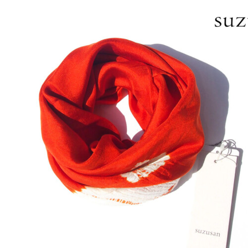 スズサン｜suzusan｜シルクツイル巻き上げ絞り染めスクエアスカーフ｜Silk Twill Woven Square Scarf-S｜Makiage Shibori "Leaves"｜Burnt Orange/Whiteイメージ01
