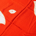 スズサン｜suzusan｜シルクツイル巻き上げ絞り染めスクエアスカーフ｜Silk Twill Woven Square Scarf-S｜Makiage Shibori "Leaves"｜Burnt Orange/Whiteイメージ04