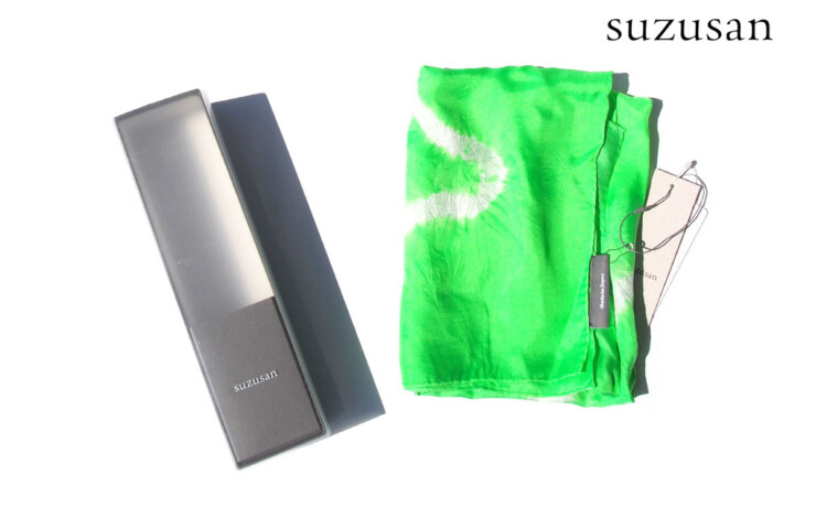 スズサン｜suzusan｜シルクツイル根巻き絞り染めスクエアスカーフ｜Silk Twill Woven Square Scarf-M｜Nemaki Shibori "Ameba"｜Kelly Green/Whiteイメージ01