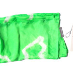 スズサン|suzusan|シルクツイル根巻き絞り染めスクエアスカーフ|Silk Twill Woven Square Scarf-M|Nemaki Shibori "Ameba"|Kelly Green/Whiteイメージ02