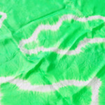 スズサン|suzusan|シルクツイル根巻き絞り染めスクエアスカーフ|Silk Twill Woven Square Scarf-M|Nemaki Shibori "Ameba"|Kelly Green/Whiteイメージ05