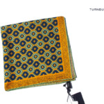 ターンブル&アッサー|Turnbull & Asser|14|イエローメダリオンプリントシルクポケットチーフ|Yellow Medallion Print Silk Pocket Squareイメージ01