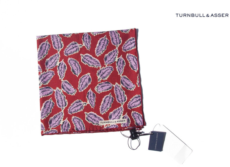 ターンブル&アッサー|Turnbull & Asser|15|リーフ柄シルクポケットチーフ|Red Abstract Feather Print Silk Pocket Square|ボルドーイメージ01