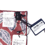 ターンブル&アッサー|Turnbull & Asser|15|リーフ柄シルクポケットチーフ|Red Abstract Feather Print Silk Pocket Square|ボルドーイメージ05